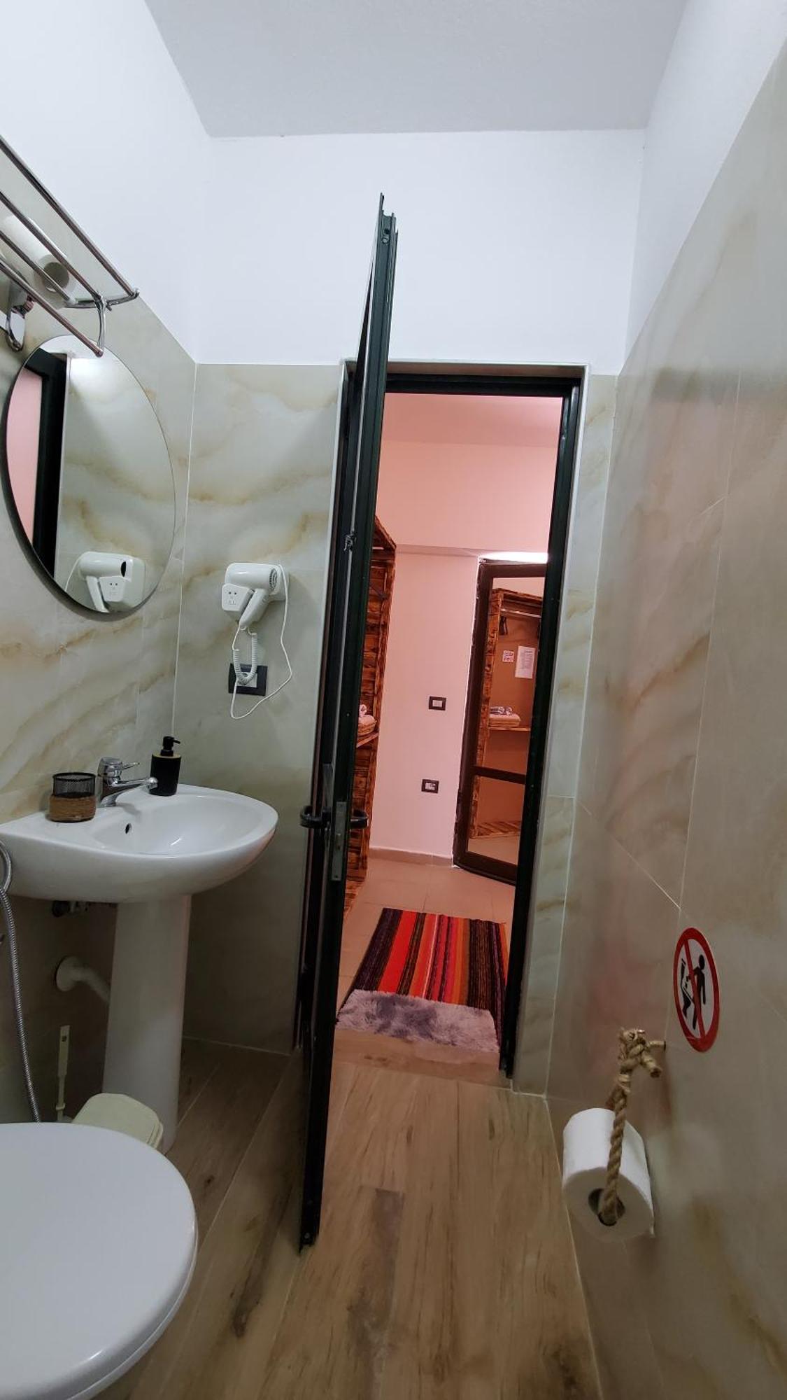 Clockwise Guestrooms Gjirokastër Habitación foto