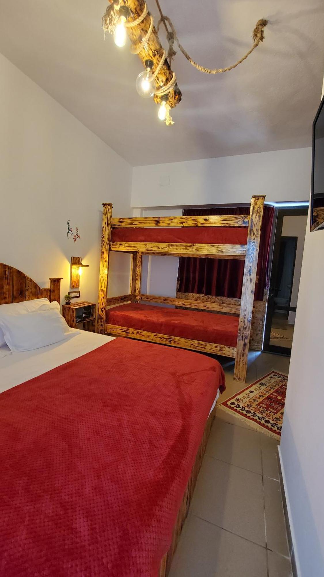 Clockwise Guestrooms Gjirokastër Habitación foto